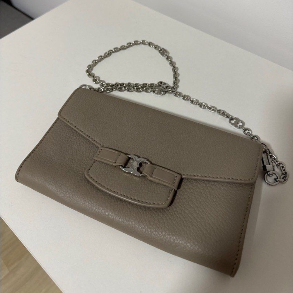(Brand new) Tory Burch with Chain